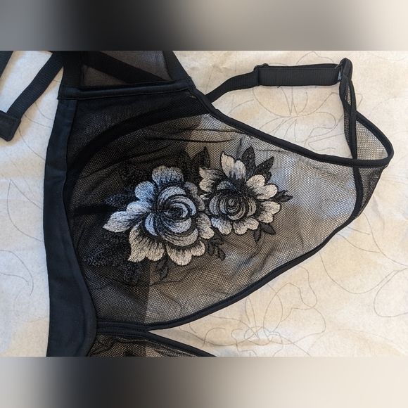 Understance Sheer Bra 34B - Picture 5 of 10